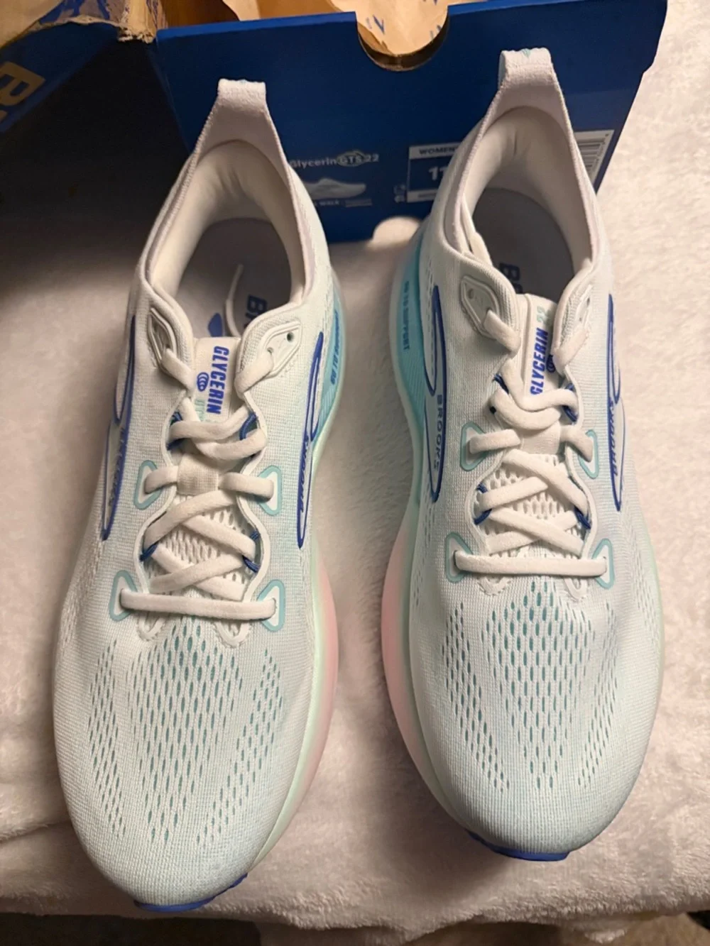 Brooks Glycerin GTS 22 new
 Womens Running Shoes white limpet shell amparo blue - Picture 2 of 5